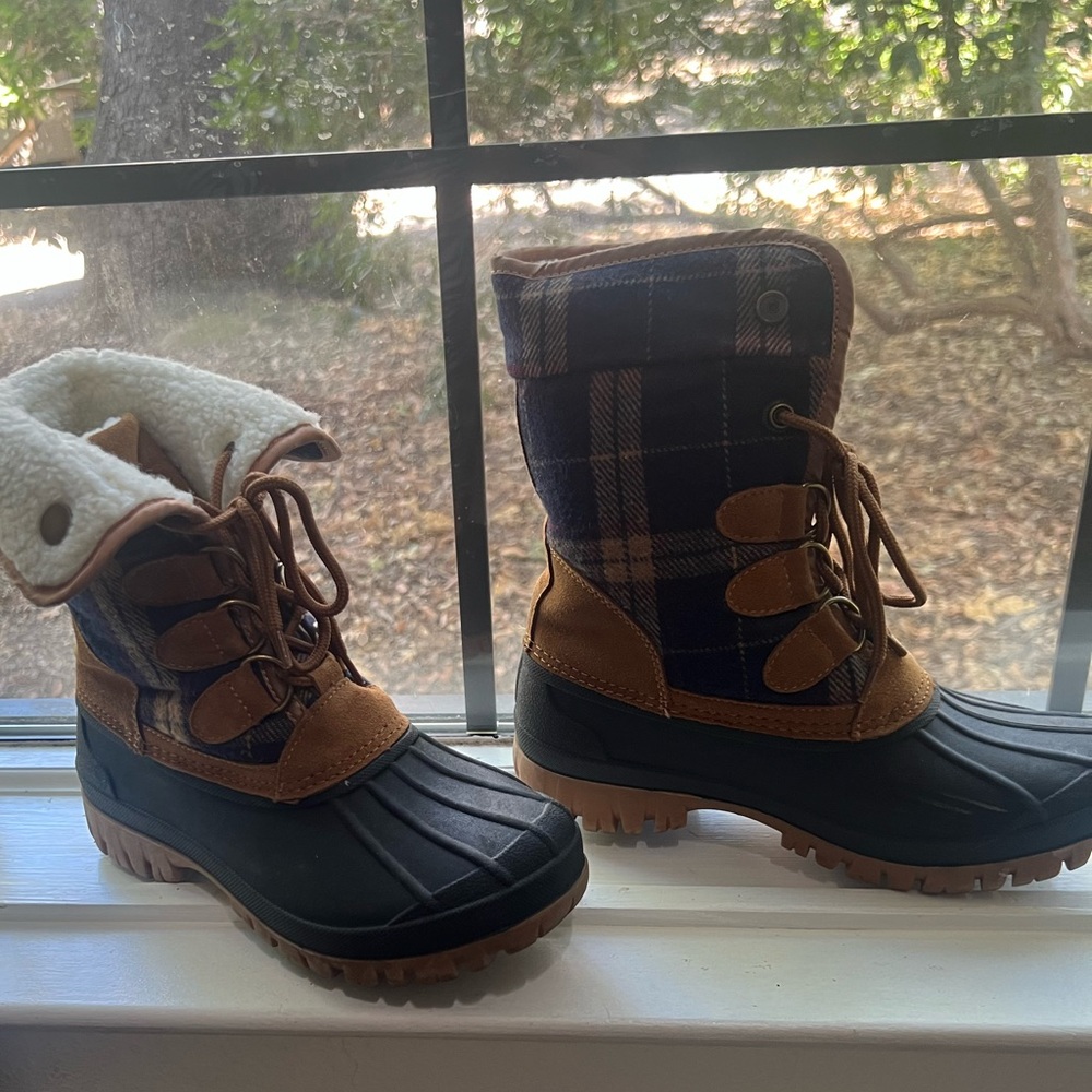 Duck boots